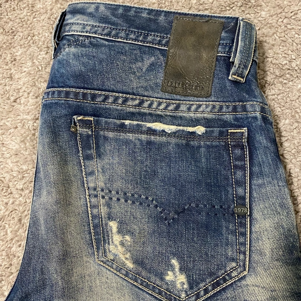 Men's Blue Distressed Diesel Jeans - Picture 2 of 7